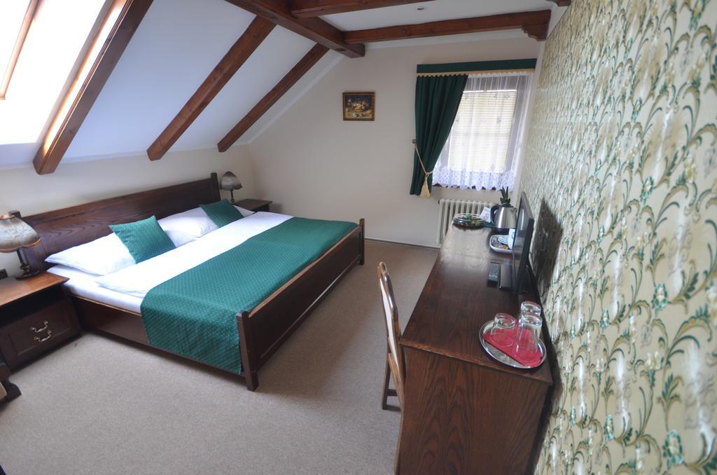 Villa Zerotin Penzion Bed & Breakfast Velké Losiny Екстериор снимка