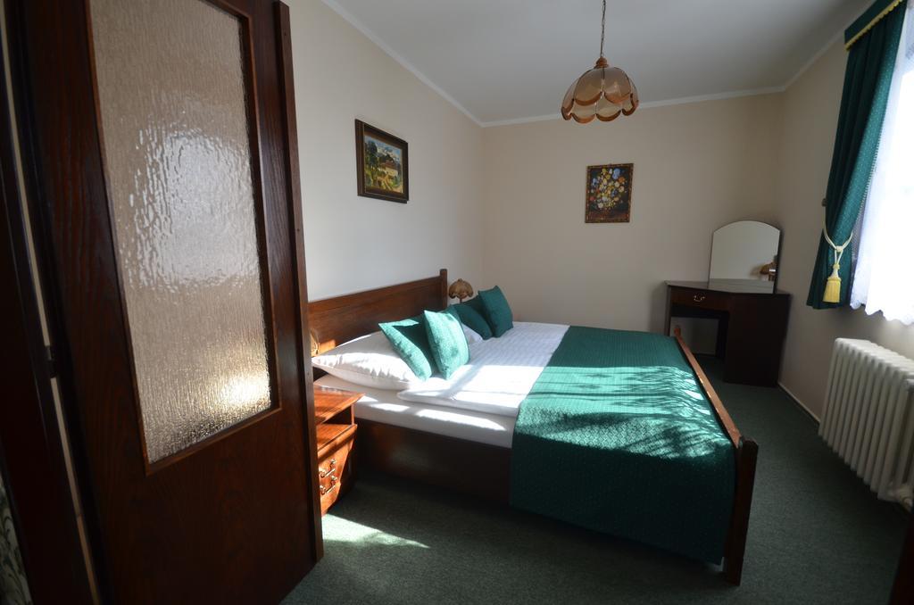 Villa Zerotin Penzion Bed & Breakfast Velké Losiny Екстериор снимка