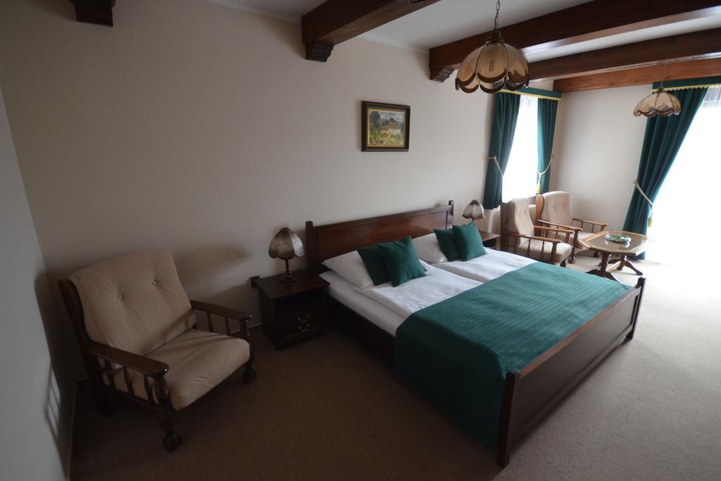 Villa Zerotin Penzion Bed & Breakfast Velké Losiny Екстериор снимка