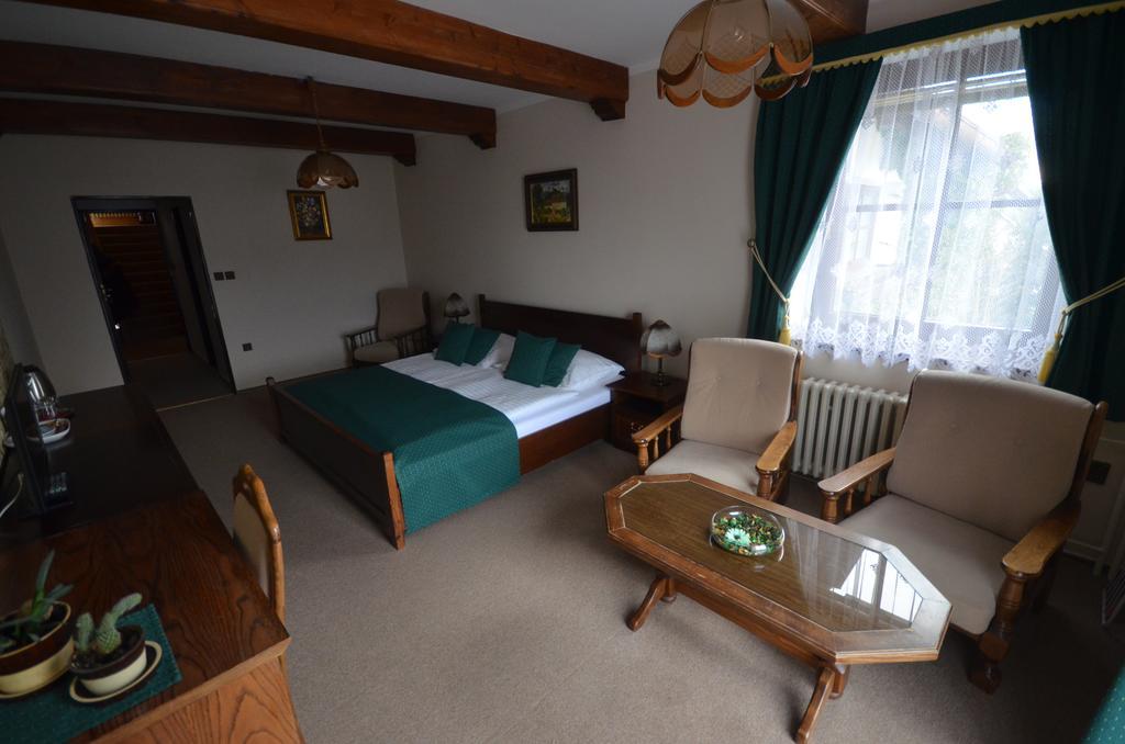 Villa Zerotin Penzion Bed & Breakfast Velké Losiny Екстериор снимка