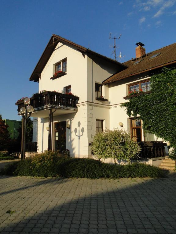 Villa Zerotin Penzion Bed & Breakfast Velké Losiny Екстериор снимка