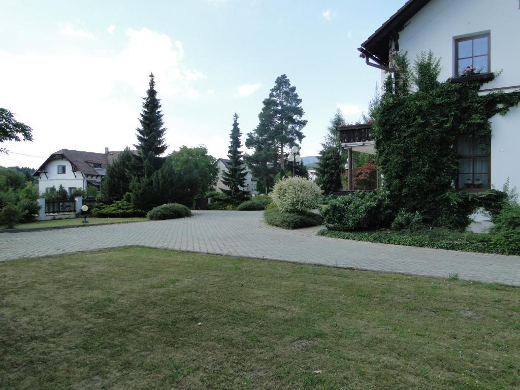 Villa Zerotin Penzion Bed & Breakfast Velké Losiny Екстериор снимка